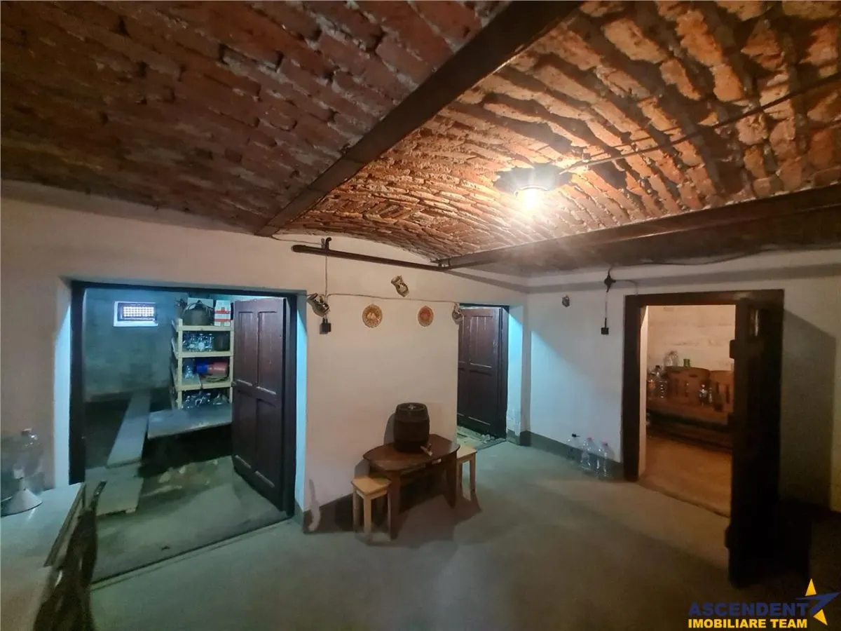 Casa cu vatra traditionala, gradina, garaj, facilitati, Codlea, Brasov - foto 7