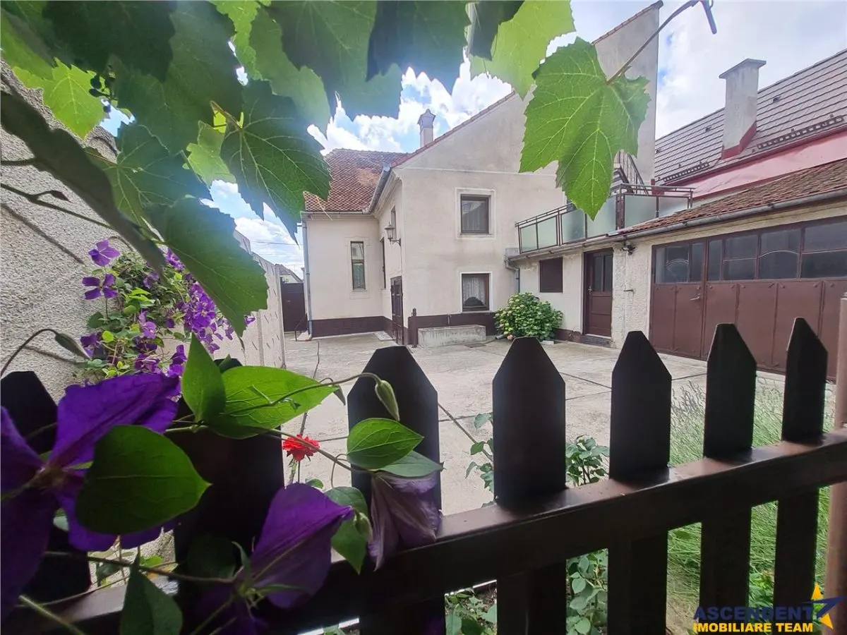 Casa cu vatra traditionala, gradina, garaj, facilitati, Codlea, Brasov - foto 9