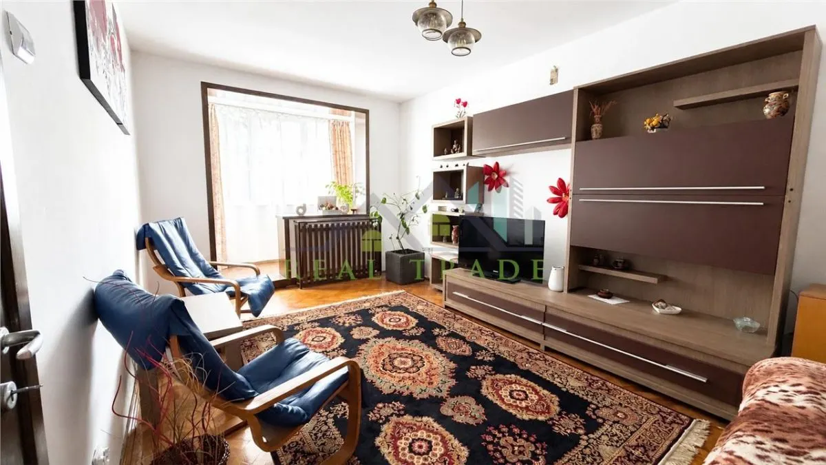 Apartament 3 camere decomandat zona Garii - foto 1
