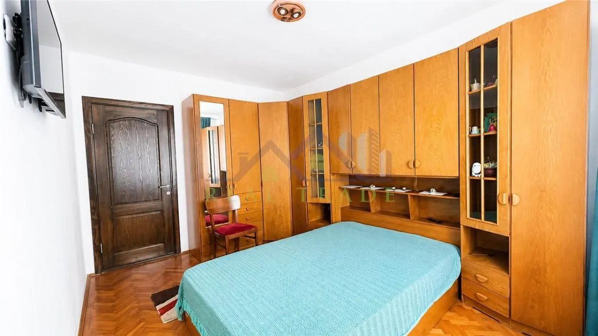 Apartament 3 camere decomandat zona Garii - foto 2