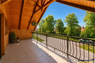 Sediu firma/ rezidential, pe domeniu de 2.240 mp teren,Central, Halchiu, Brasov - foto 20