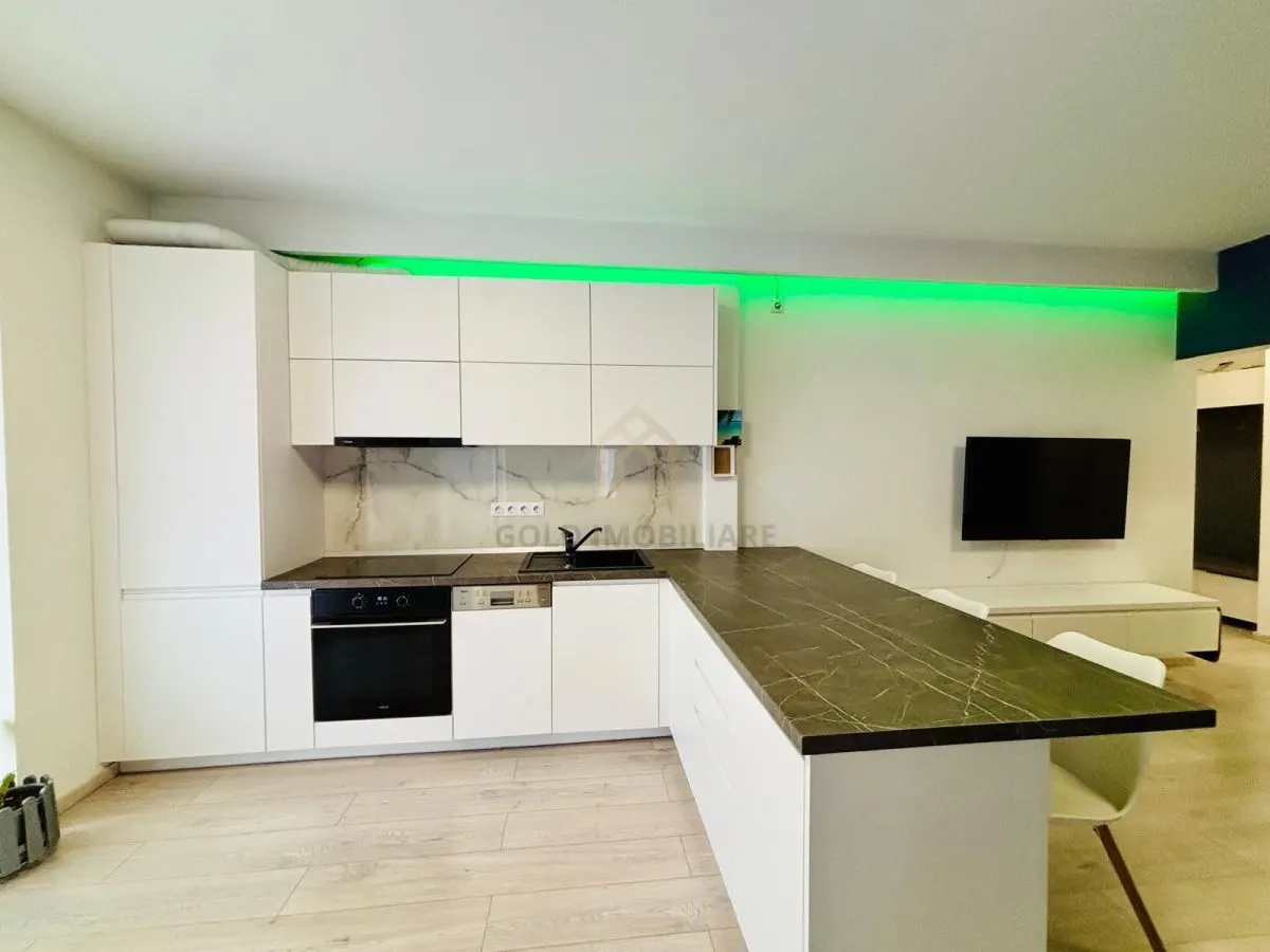 Apartament cu 3 camere de închiriat  zona  Centru vechi - foto 3