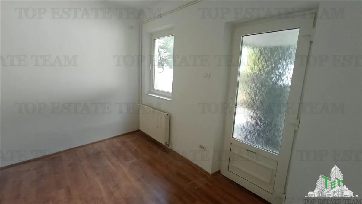 Casa cu potential investitional, de vanzare in zona Tei - foto 2