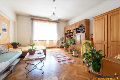 Potential, farmec si o pozitionare excelenta intr-o zona istorica a Brasovului - foto 1