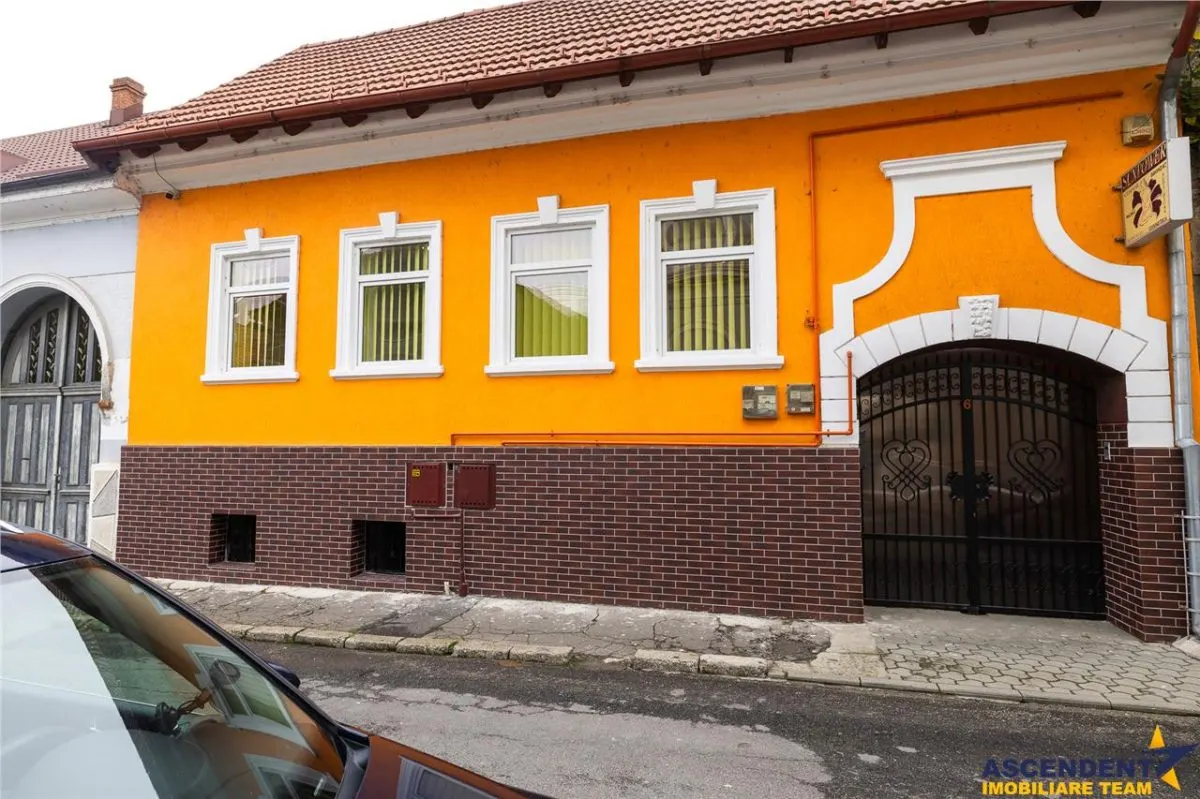 Casa pretabila:comercial/ servicii/ rezidential Central, Fagaras - foto 2