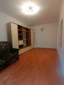 Garsoniera Racadau-pietonal,bloc apartamente,74500 Euro - Brasov