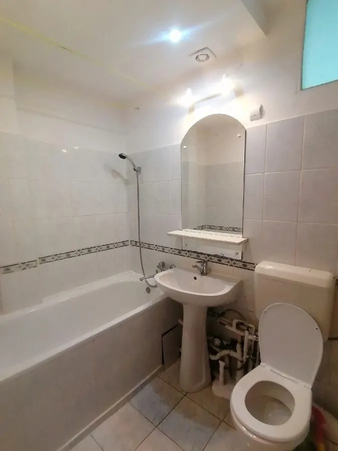 Garsoniera Racadau-pietonal,bloc apartamente,74500 Euro - foto 4