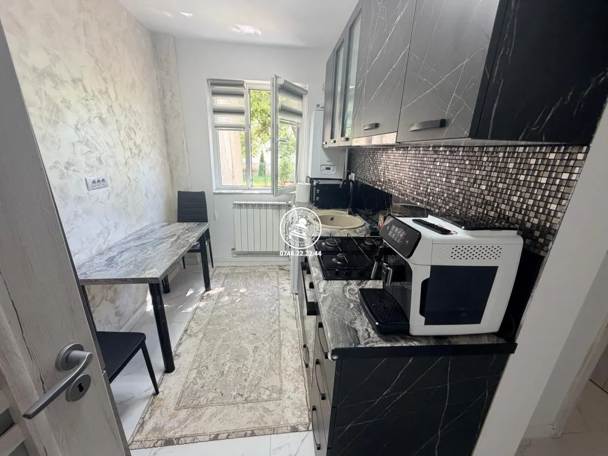 Apartament cu doua camere decomandat Alexandru cel Bun 60 mp - foto 3