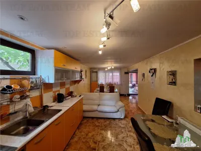 Vila eleganta - Str Grivitei - vanzare - Braila - foto 1
