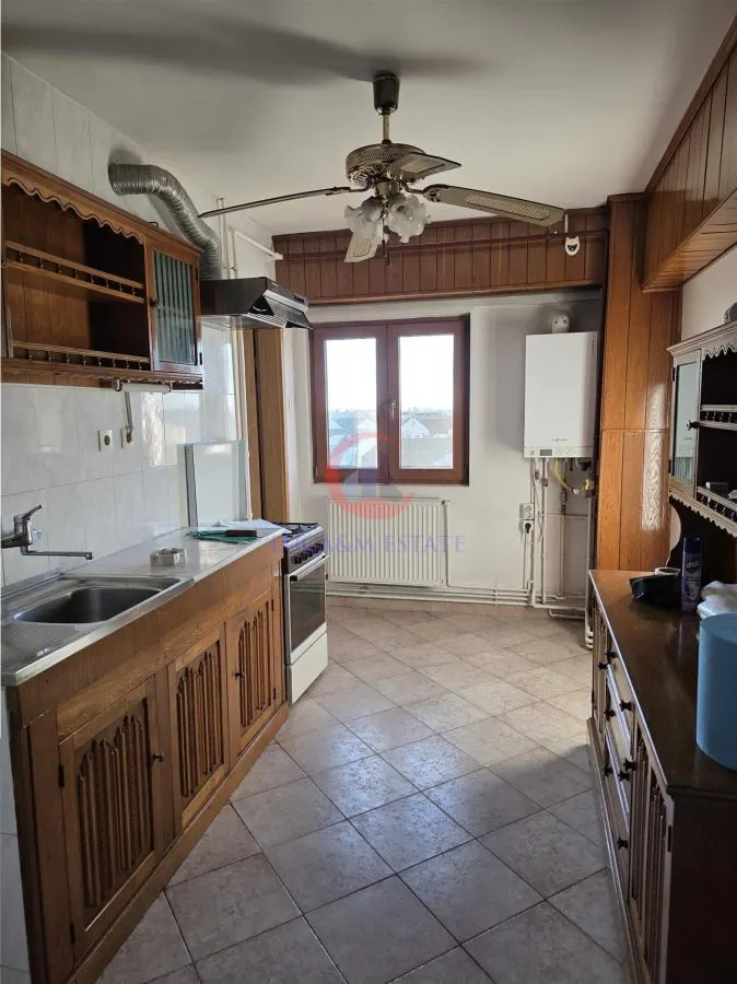 Apartament 4 camere , Zona Modern ,Bd. Simion Barnutiu ,Badea Cartan. - foto 12