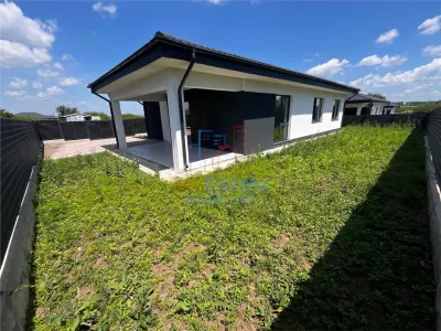 Casa cu 4 camere si 2 bai in Vorovesti - foto 1