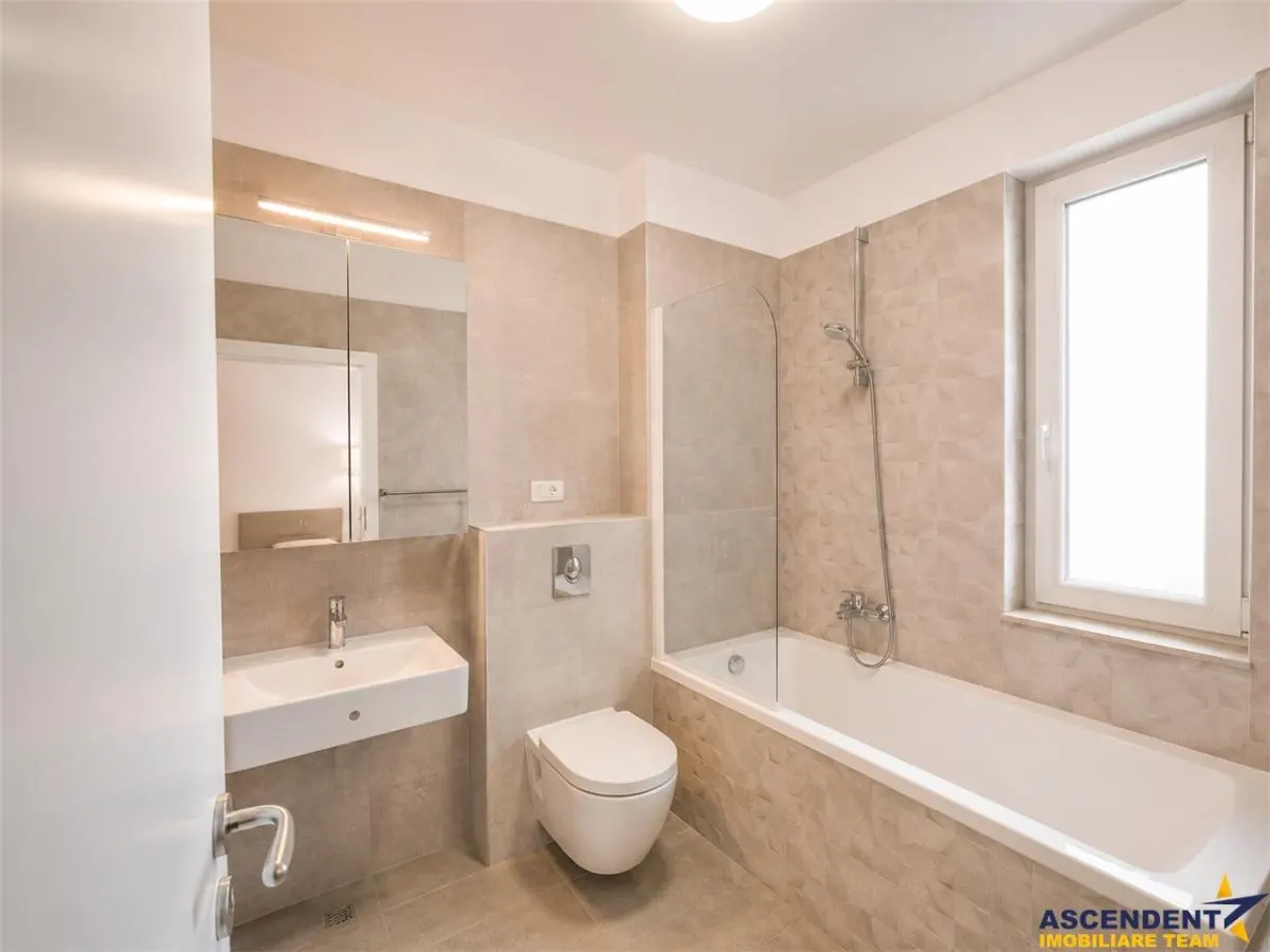 Apartament premium cu living spectaculos, semineu si terase generoase in Avantgarden Brasov - foto 11