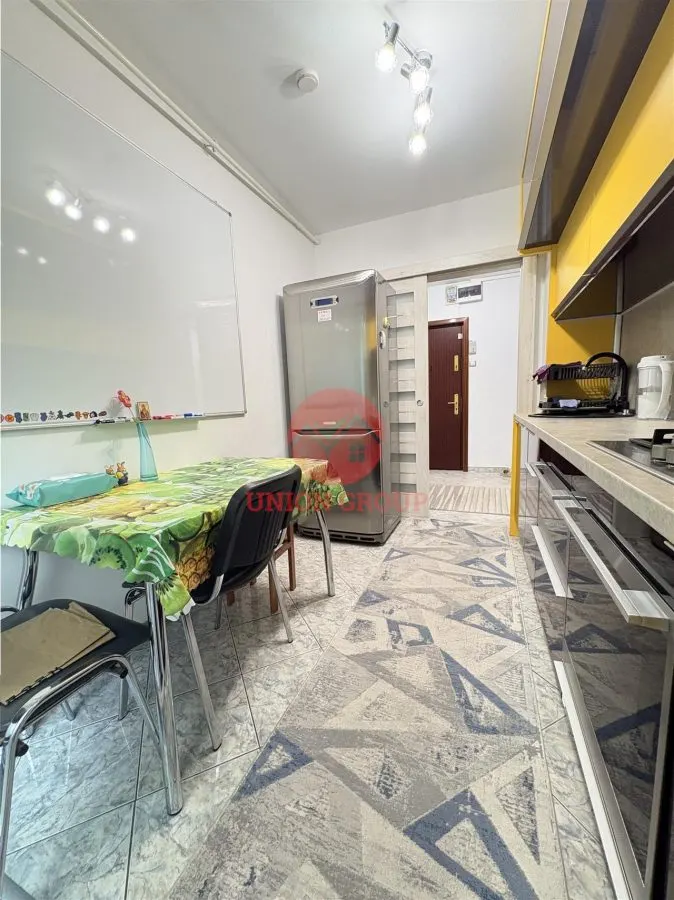 Apartament 3 Camere Decomandat cu Loc de Parcare și Boxa Tomis Nord - foto 16