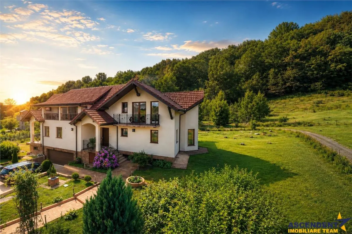 FILM! Sophisticated villa in an exclusive natural setting, Pestisu Mic, Valea Nandrului. - foto 3