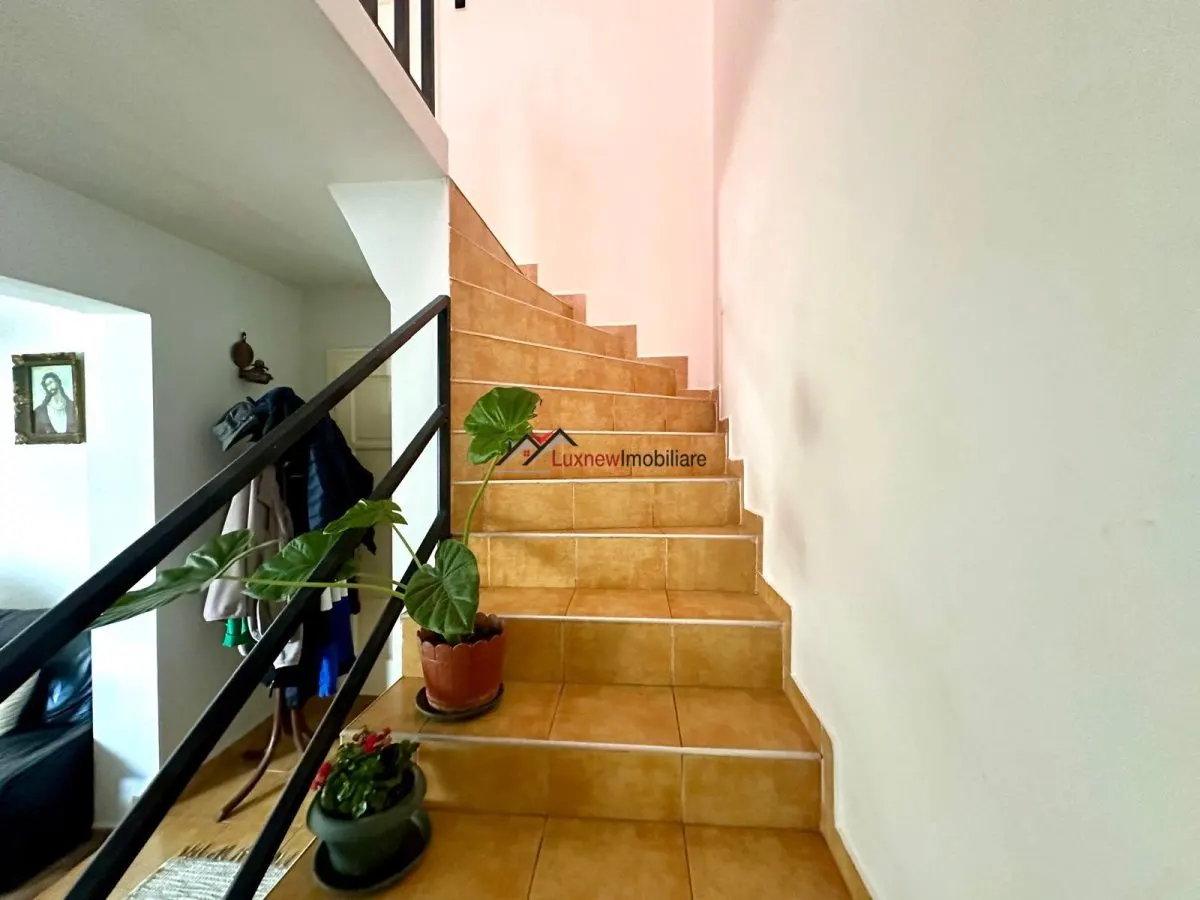 Casa indviduala cu 3 camere, living, bucatarie, 2 bai si mansarda in apropiere de Gherla! - foto 2