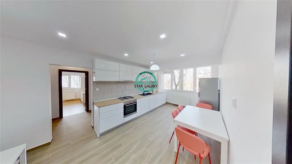 Inchiriez apartament cu 3 camere in Cornisa mobilat si utilat modern - foto 1