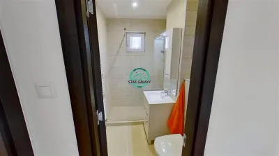 Inchiriez apartament cu 3 camere in Cornisa mobilat si utilat modern - foto 12