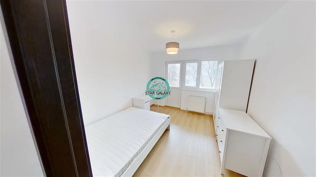 Inchiriez apartament cu 3 camere in Cornisa mobilat si utilat modern - foto 6