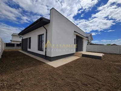 Casa parter- 4 camere- 2 bai- beci- 800m de autobuz, scoala, gradinita - foto 2
