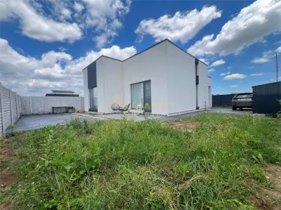 CASA PARTER MOBILATA SI UTILATA-3 CAMERE-2 BAI-STR.MIORITA - foto 3