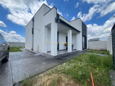 CASA PARTER MOBILATA SI UTILATA-3 CAMERE-2 BAI-STR.MIORITA - foto 4