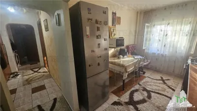 Apartament 4 camere bloc ''80 langa metrou/Piata Crangasi - foto 1