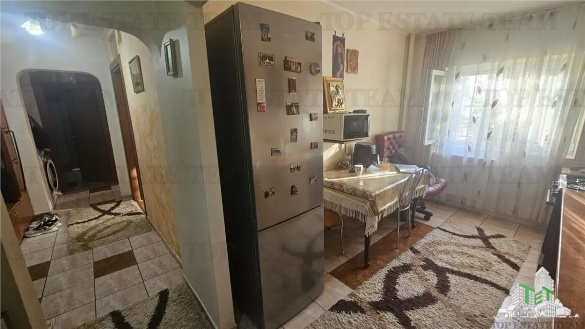 Apartament 4 camere bloc ''80 langa metrou/Piata Crangasi - foto 1