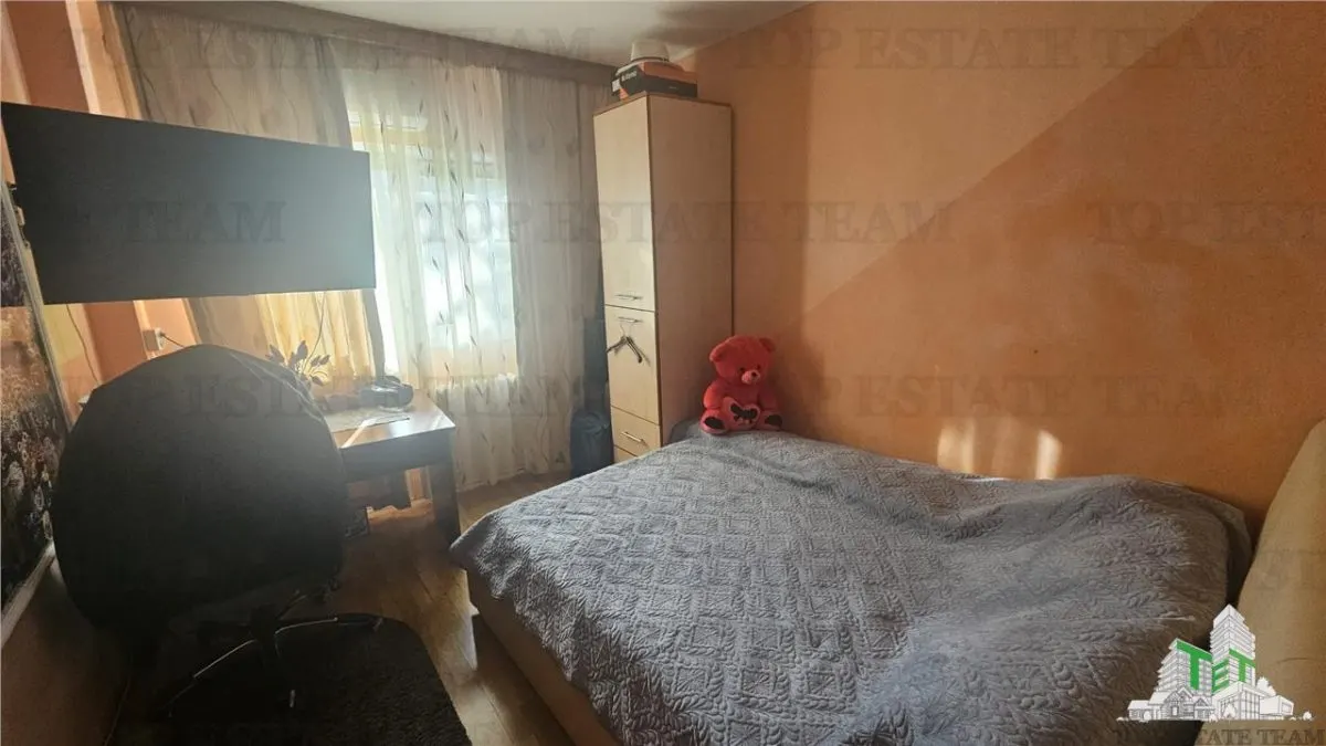 Apartament 4 camere bloc ''80 langa metrou/Piata Crangasi - foto 6