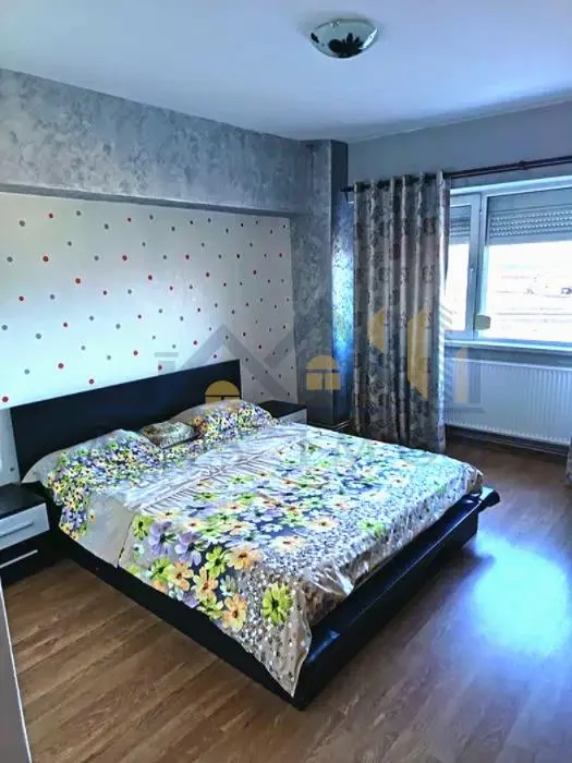 Apartament 4 camere conf  1 dec zona Micro 5 - foto 1
