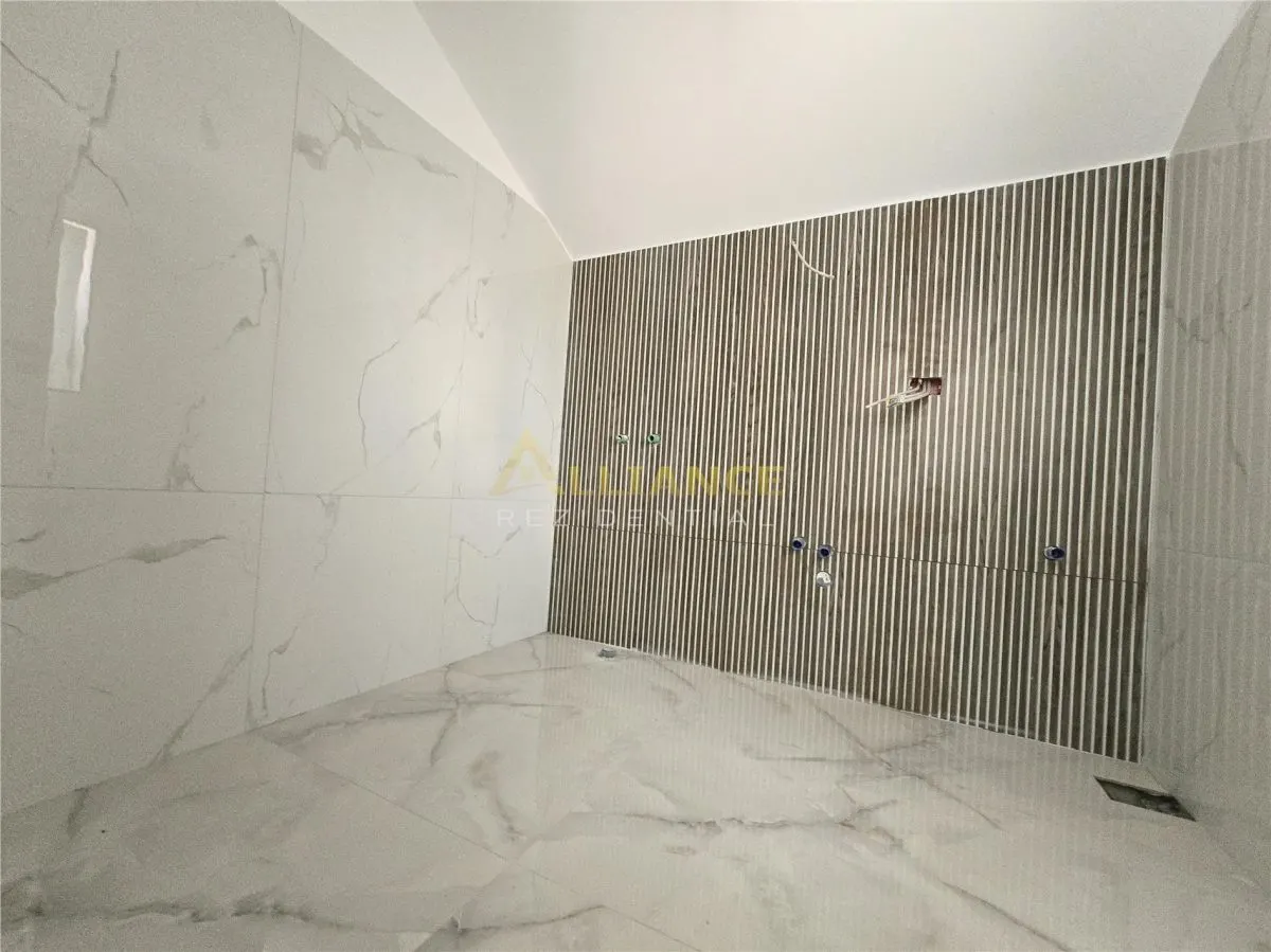 Casa individuala- 6 camere - 4 bai- 3 dressinguri-100m de autobuz - foto 11