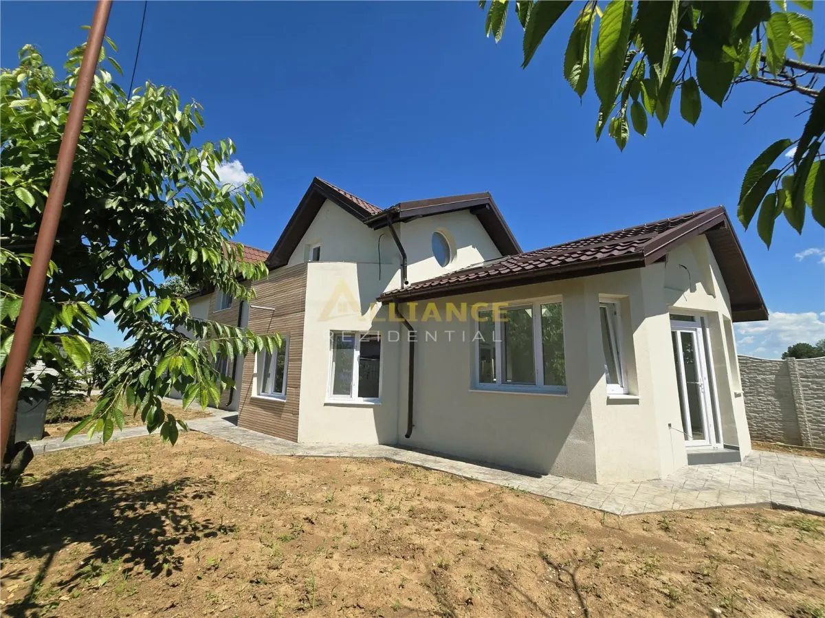 Casa individuala- 6 camere - 4 bai- 3 dressinguri-100m de autobuz - foto 3