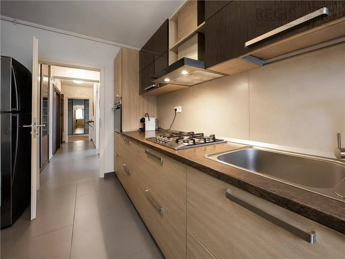 Apartament central cu 3 camere si parcare in Cosmopolit - foto 12