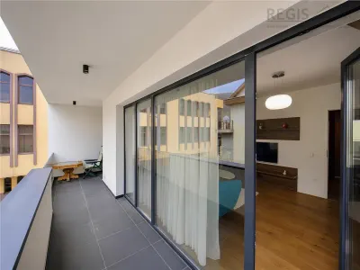 Apartament central cu 3 camere si parcare in Cosmopolit - foto 3