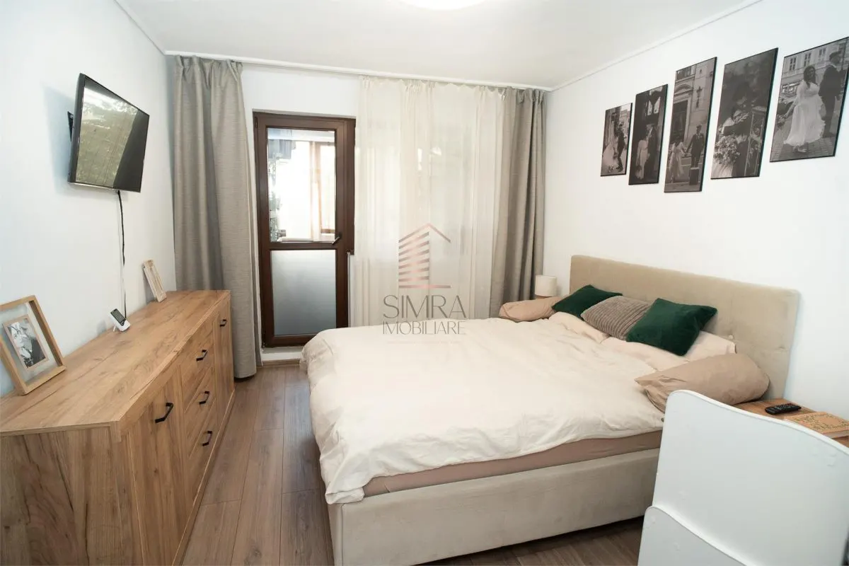 Apartament de vanzare cu 3 camere(transformat din 4 camere) pe Bld Dacia - foto 2