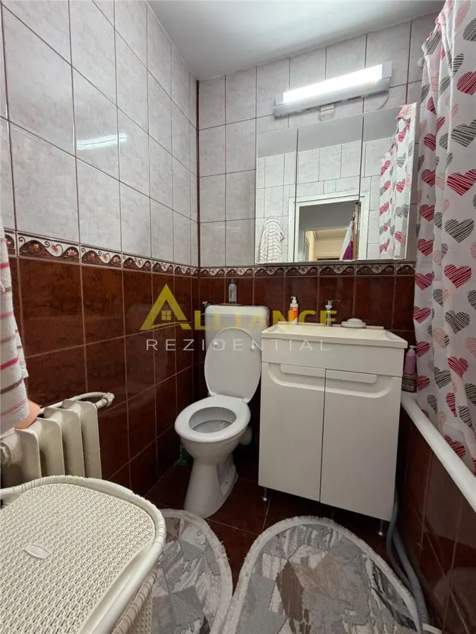 De vanzare in EXCLUSIVITATE apartament cu 4 camere decomandat, situat pe Strada Mizil nr. 7, la doar 8 minute de mers pe jos de statia de metrou 1 Dec - foto 13