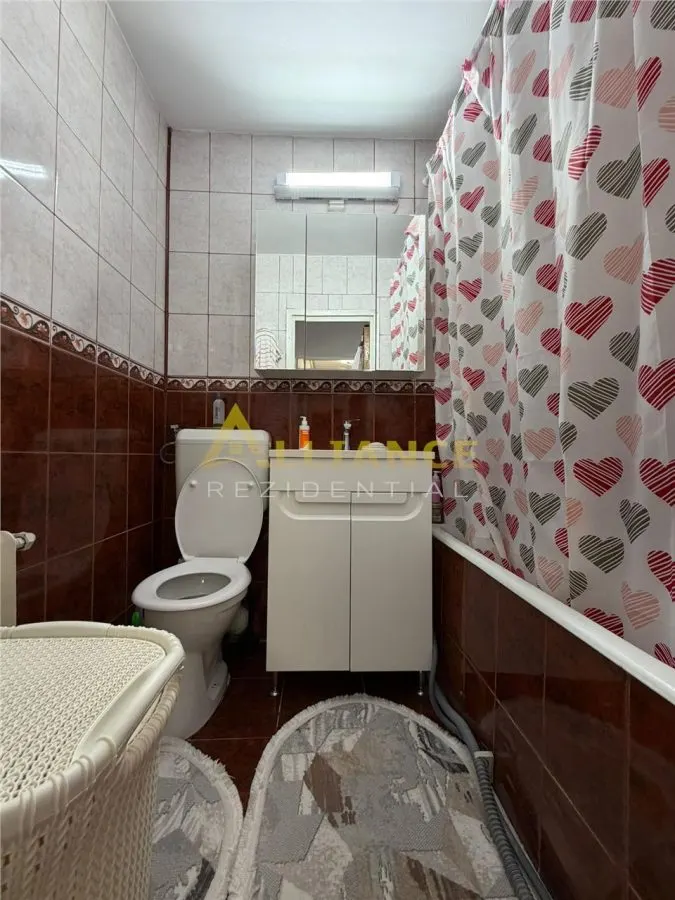 De vanzare in EXCLUSIVITATE apartament cu 4 camere decomandat, situat pe Strada Mizil nr. 7, la doar 8 minute de mers pe jos de statia de metrou 1 Dec - foto 14