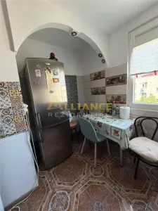 De vanzare in EXCLUSIVITATE apartament cu 4 camere decomandat, situat pe Strada Mizil nr. 7, la doar 8 minute de mers pe jos de statia de metrou 1 Dec - foto 16