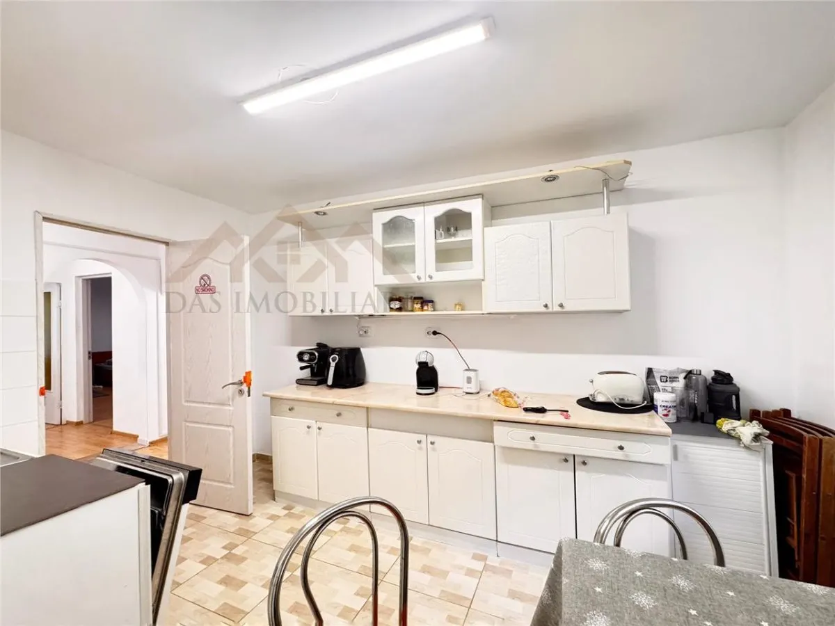 Apartament 3 camere decomandat, parter inalt ,  Olteniei - foto 1