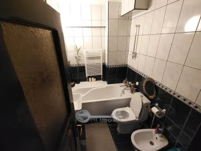 Apartament 4 camere Nicolina Garaj 2 Bai 2 Balcoane Vedere Cetatuia - foto 15