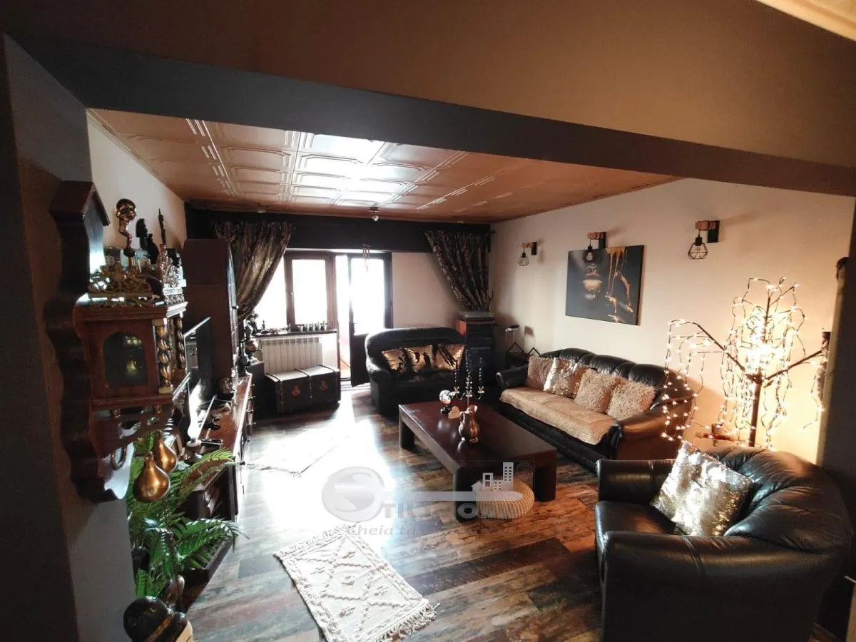 Apartament 4 camere Nicolina Garaj 2 Bai 2 Balcoane Vedere Cetatuia - foto 4