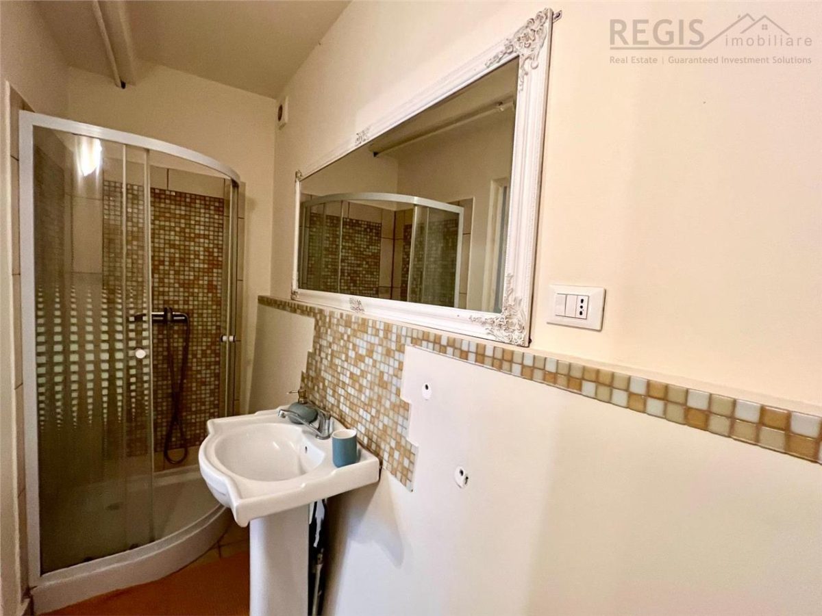 Apartament 2 camere la casa cu curte proprie Schei - foto 17