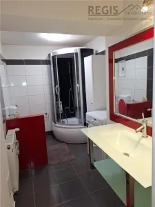 Apartament 2 camere la casa cu curte proprie Schei - foto 4