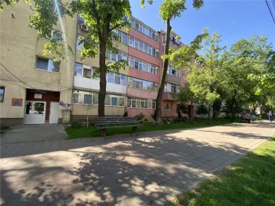 De închiriat! Centru - Arcu , apartament 1 camera , 5 minute de Copou si Piata Unirii - foto 5