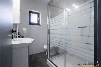 Rezidential/ Hotelier,eleganta discreta,energie verde,1.000mp teren,Tohanita ,Brasov. - foto 12