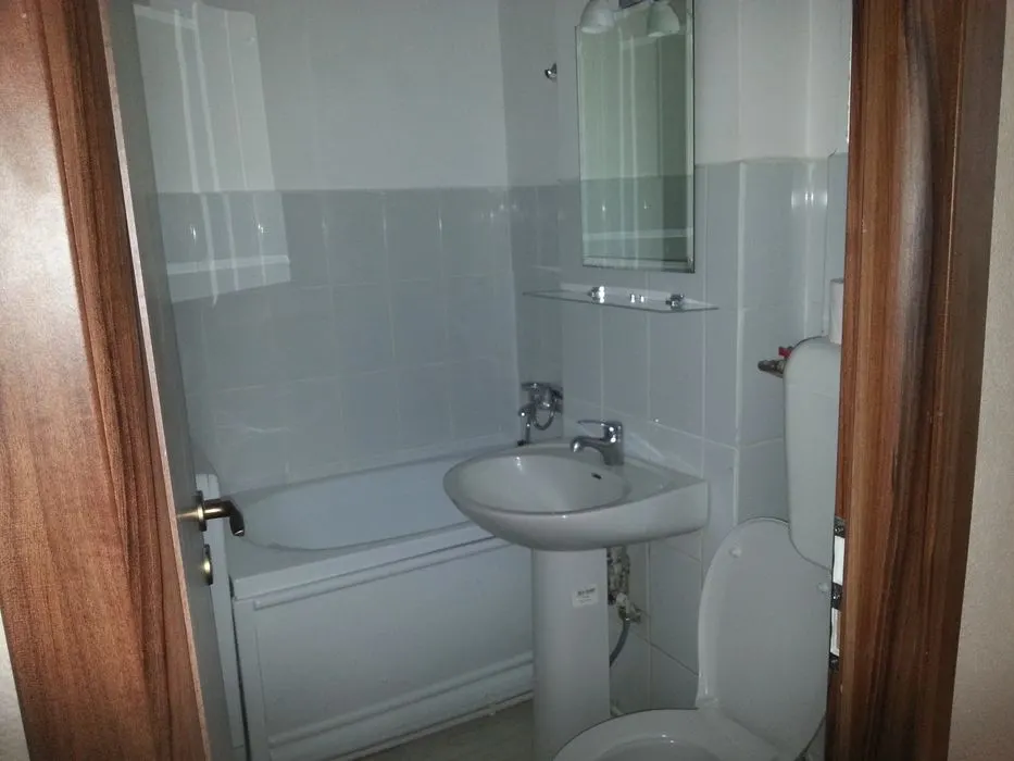 Apartament 2 Camere Decomandat â€“ Podu Roș, Centrală Proprie - foto 6