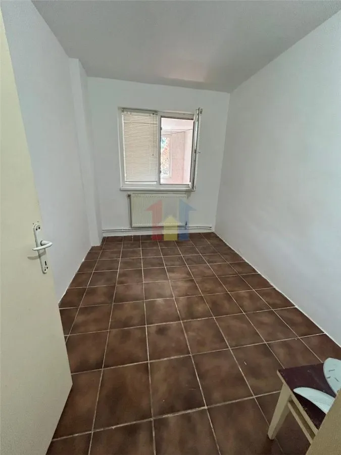 VEZI VIDEO! 2 camere 48 mp,  parter cu balcon 11 m, Viziru 1 - foto 3