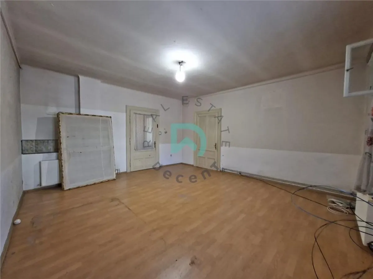 Casa De Mijloc, singur in curte, Brasov - foto 23