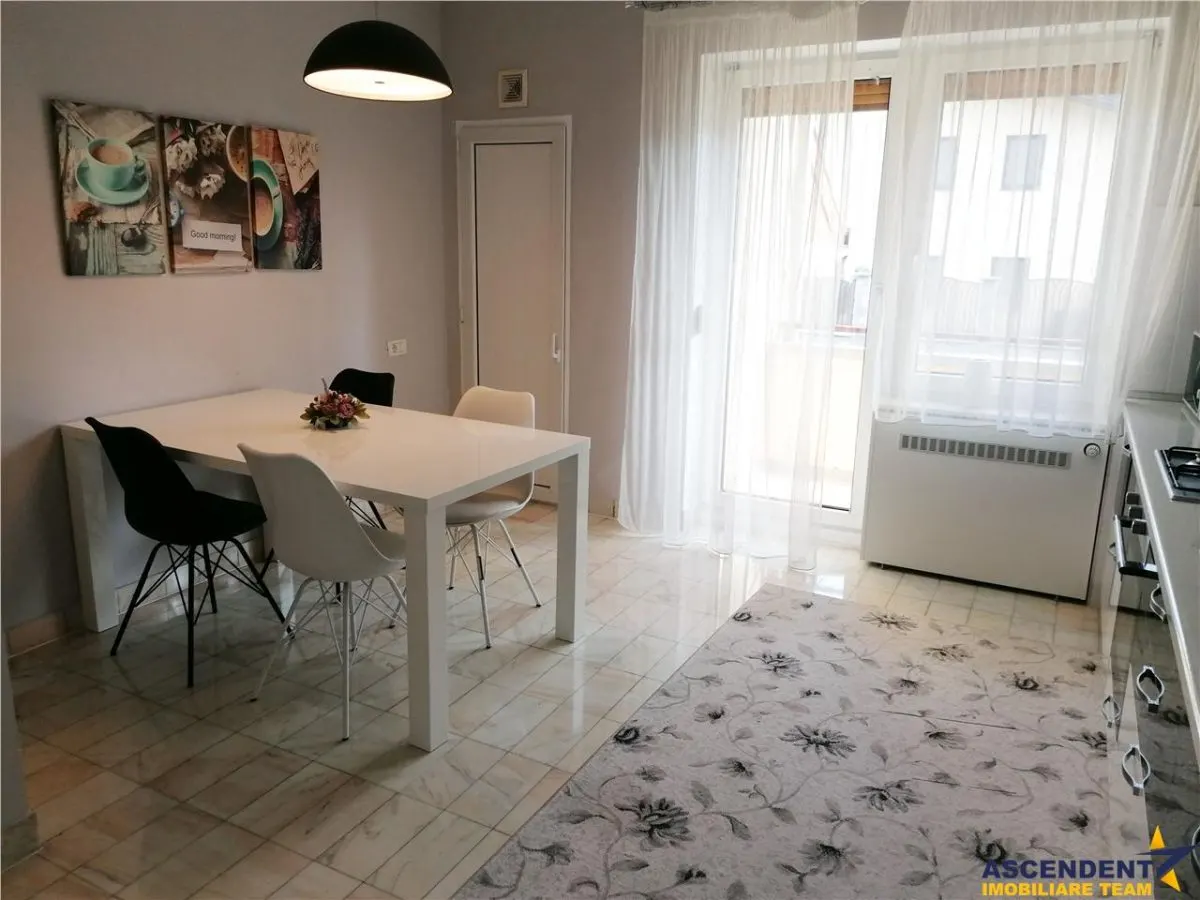 Proprietate deosebita, pe 4 camere, 140 mp, curte amenajata, Central, Brasov - foto 6