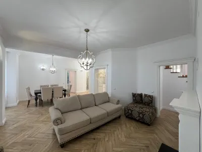 Casa superbă în Satu Mare | Eleganță, liniște și spațiu generos - foto 2