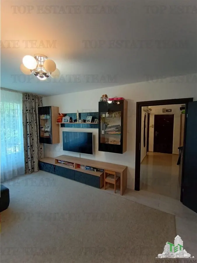 Apartament modern cu 4 camere, intr-un bloc reabilitat cu SU de 75mp, parter/4, zona OZANA, la 10 , 15 minute pietonal de statia de metrou 1 Dec 1918. - foto 1
